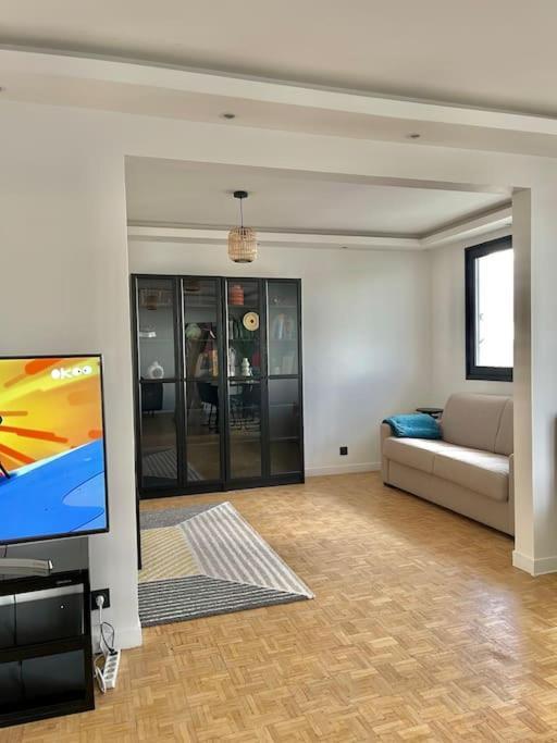 Magnifique Appartement Neuilly Sur Marne Entre Paris Et Disneyland Exterior photo